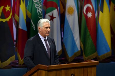 (miniature) Le président cubain Miguel Diaz-Canel s'adresse au Sommet du Groupe des 77 (G77) et de la Chine à La Havane