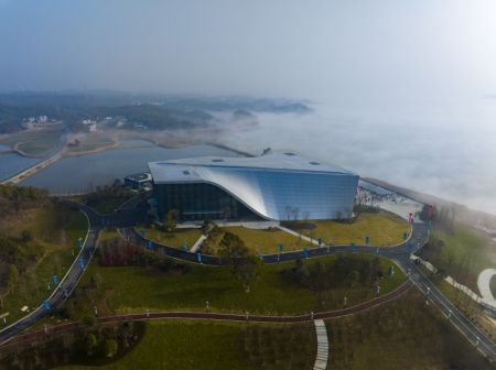 (miniature) Photo aérienne prise le 31 décembre 2022 montrant un centre de conservation de la vie aquatique destiné à protéger la biodiversité du fleuve Yangtsé et du lac Poyang