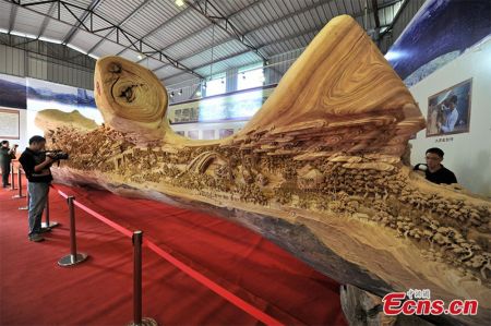 (miniature) Chine / Insolite : La plus longue sculpture sur bois du monde