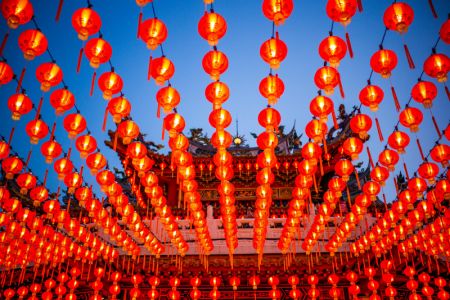 (miniature) Des lanternes rouges installées à l'approche du Nouvel An lunaire chinois au temple Thean Hou
