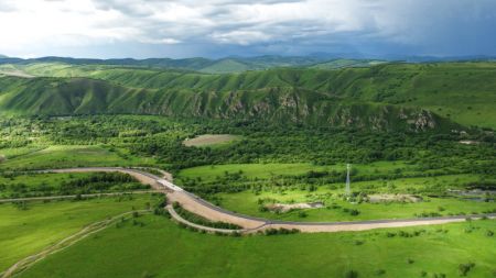 (miniature) Photo aérienne prise le 23 juin 2022 du paysage d'Arxan de la Ligue de Hinggan de la région autonome de Mongolie intérieure