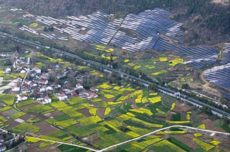 (miniature) Vue aérienne du bourg de Yangchun de l'arrondissement de Nanzheng