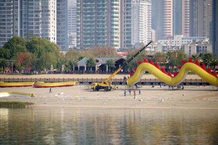 (miniature) Changsha : La lanterne chinoise la plus grande du monde en forme de dragon