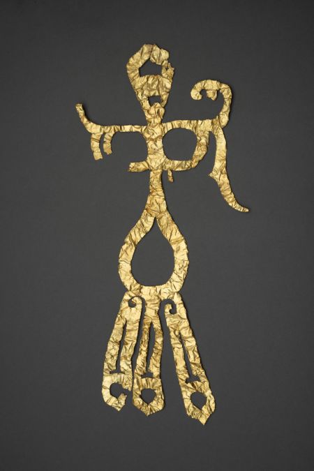 (miniature) Photo non datée d'une pièce de décoration en or déterrée sur le site des ruines de Sanxingdui