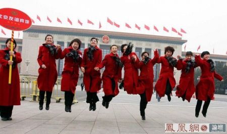 (miniature) Les hôtesses chinoises de l'Assemblée Populaire Nationale trop "légères" ?