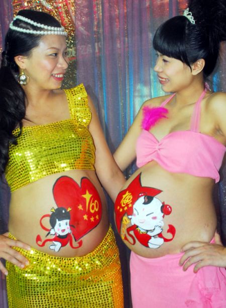 (miniature) ventres de femmes enceintes