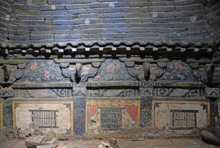 (miniature) Photo non datée fournie par l'Institut provincial d'archéologie du Shanxi des peintures murales dans une chambre funéraire à Luzhou