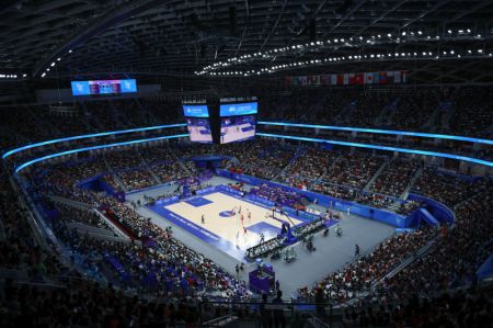 (miniature) Le match pour la médaille d'or de basket-ball féminin entre la Chine et le Japon aux 19es Jeux asiatiques