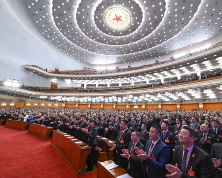 (miniature) La réunion d'ouverture de la deuxième session du 14e Comité national de la Conférence consultative politique du peuple chinois (CCPPC) se tient au Grand Palais du Peuple