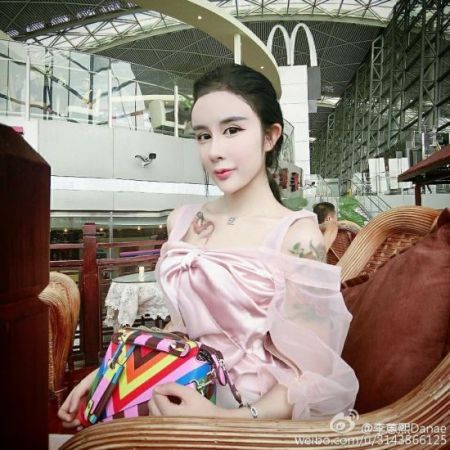 (miniature) Insolite / chirurgie plastique : A 15 ans, cette Chinoise ressemble à une poupée