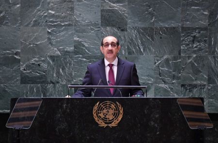 (miniature) Le vice-ministre syrien des Affaires étrangères Bassam Sabbagh prononce un discours lors du débat général de la 78e session de l'Assemblée générale des Nations Unies au siège de l'ONU à New York
