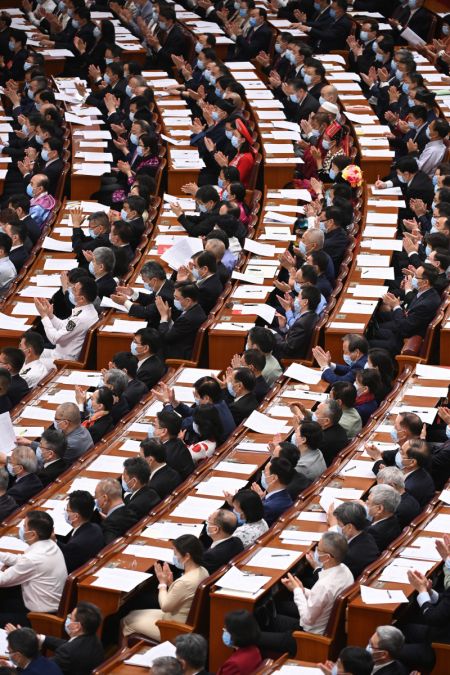(miniature) La troisième session annuelle du 13e Comité national de la Conférence consultative politique du Peuple chinois (CCPPC) débute au Grand Palais du Peuple à Beijing