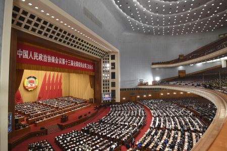 (miniature) La troisième session annuelle du 13e Comité national de la Conférence consultative politique du Peuple chinois (CCPPC) débute au Grand Palais du Peuple à Beijing