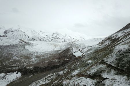 (miniature) Photo aérienne du Mont Anyemaqen