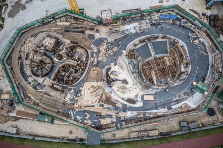 (miniature) Photo aérienne du site de construction de la Bibliothèque Wormwhole dans la baie de Haikou