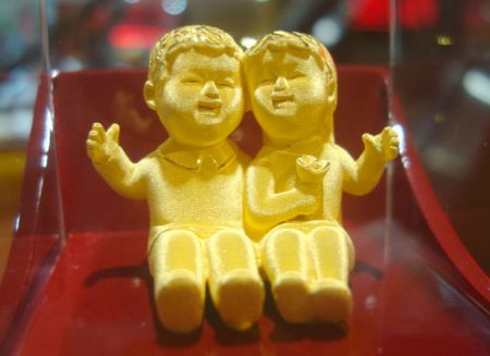 (miniature) Photos : des personnages amoureux en or pour la fête de Qixi
