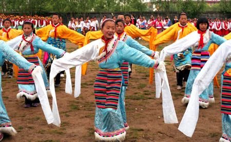 (miniature) jeunes chinoises qui dansent