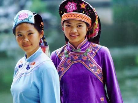 (miniature) Importance du vêtement chez le peuple Maonan