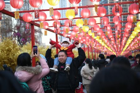 (miniature) Des gens posent pour des photos à Shenyang
