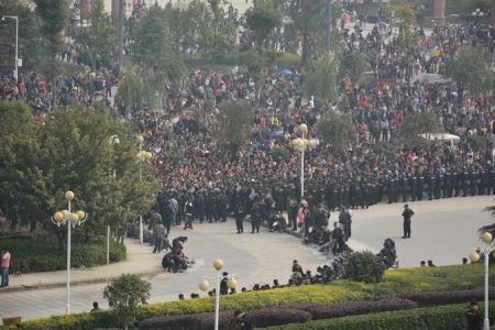 (miniature) Guizhou / Chine : Des dizaines de milliers de manifestants contre un projet gouvernemental