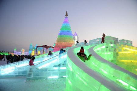 (miniature) parc d'attraction de glace