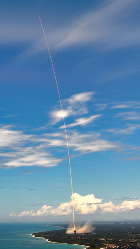 (miniature) Une sonde à destination de Mars transportée par une fusée Longue Marche-5 décolle du Centre de lancement spatial de Wenchang