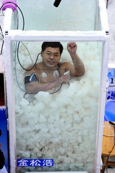 (miniature) record du monde dans un bain de glace