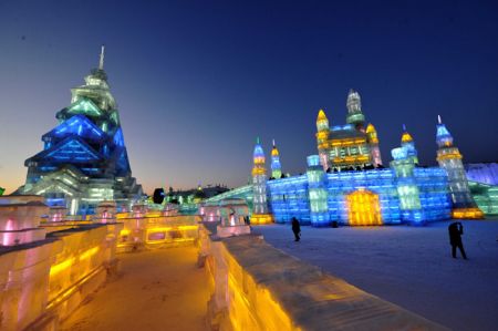 (miniature) Photos du Monde des glaces et des neiges à Harbin en Chine